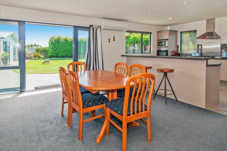 Photo of property in 22 Markham Way, Rolleston, 7614