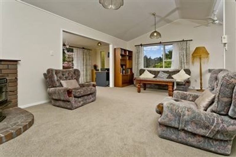 Photo of property in 158 Lynn Road, Bayview, Auckland, 0629