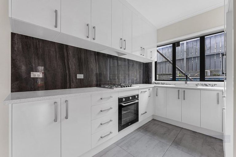 Photo of property in 1 Leven Lane, Totara Heights, Auckland, 2105