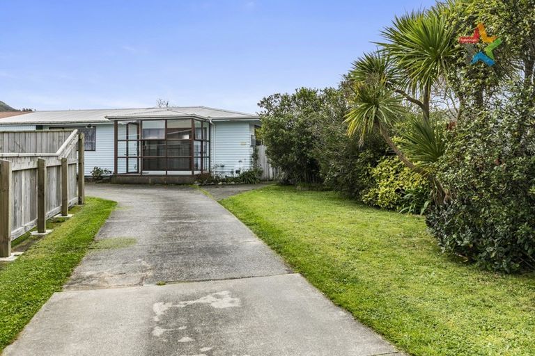 Photo of property in 18a Wimbledon Grove, Wainuiomata, Lower Hutt, 5014