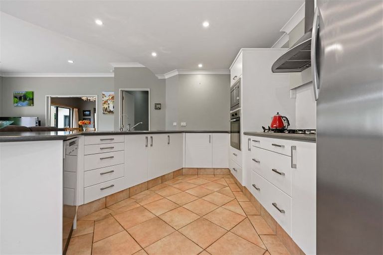 Photo of property in 17 Millthorpe Crescent, Pukete, Hamilton, 3200