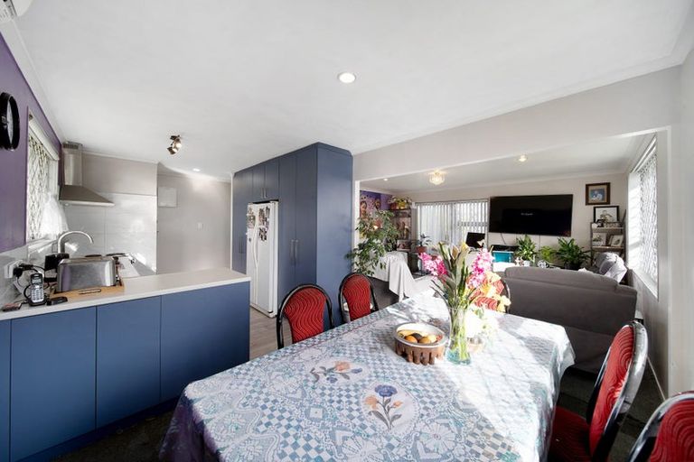 Photo of property in 28 Cottingham Crescent, Mangere East, Auckland, 2024