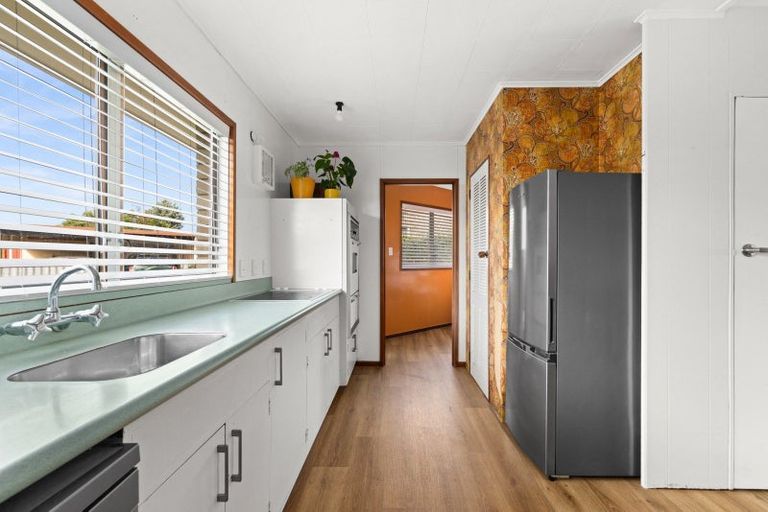 Photo of property in 110 Avondale Road, Taradale, Napier, 4112