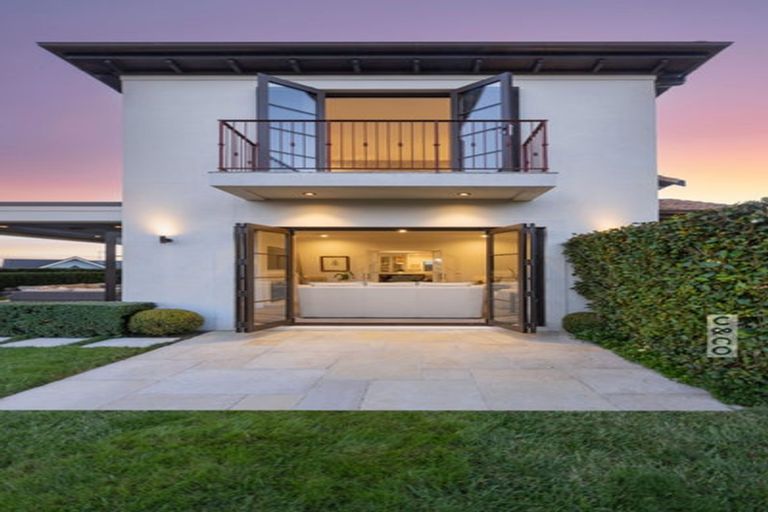 Photo of property in 8 Tauwaka Crescent, Riverhead, 0820