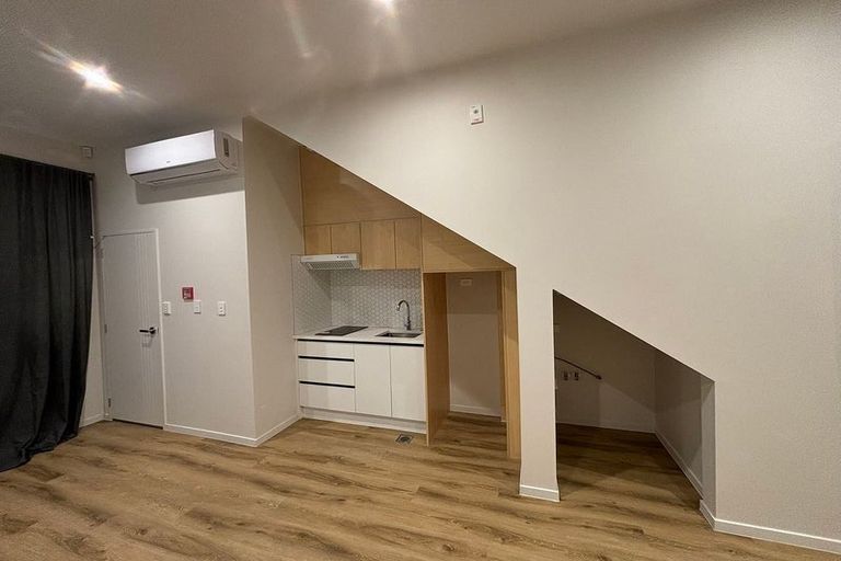 Photo of property in 7/1 Kaponga Crescent, New Lynn, Auckland, 0600