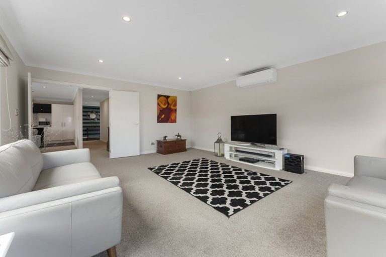 Photo of property in 9 Silicon Way, Fitzherbert, Palmerston North, 4410