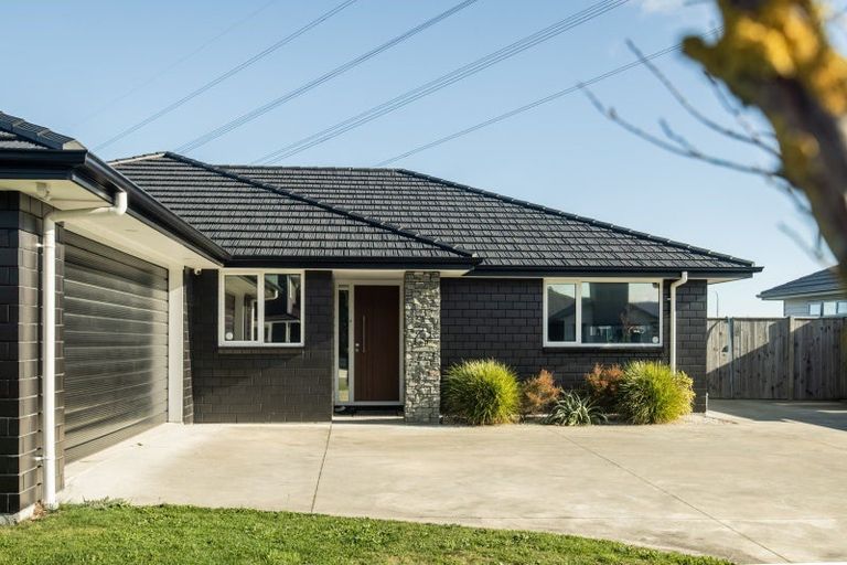 Photo of property in 47 Atlantic Drive, Fitzherbert, Palmerston North, 4410
