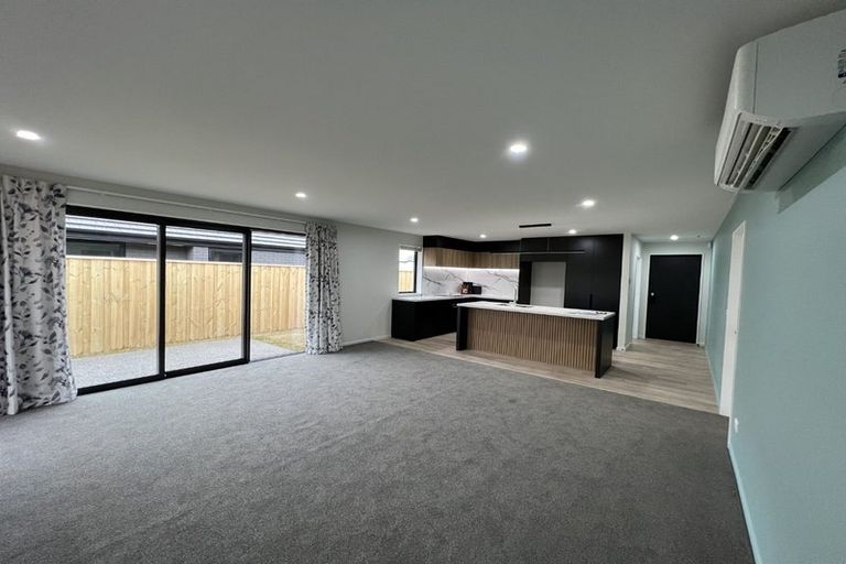 Photo of property in 35 Cousins Street, Woodend, 7691