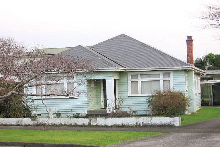 Photo of property in 9 East Street, Terrace End, Palmerston North, 4410