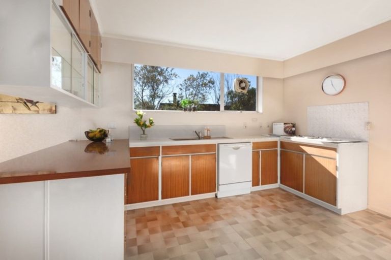 Photo of property in 8 Ayr Place, Papakowhai, Porirua, 5024