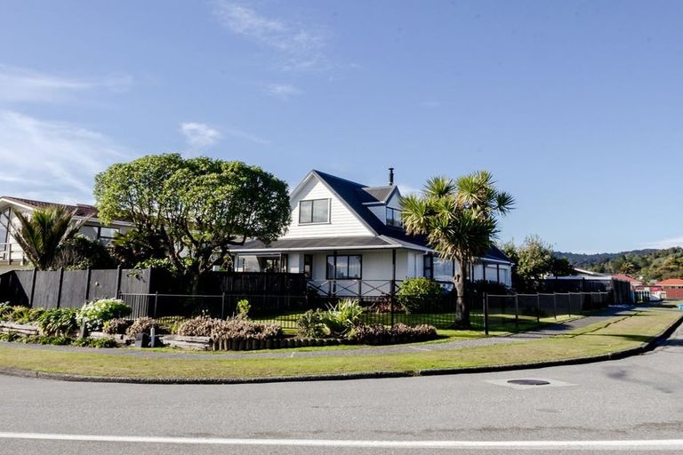 Photo of property in 1 Felix Campbell Street, Greymouth, 7805