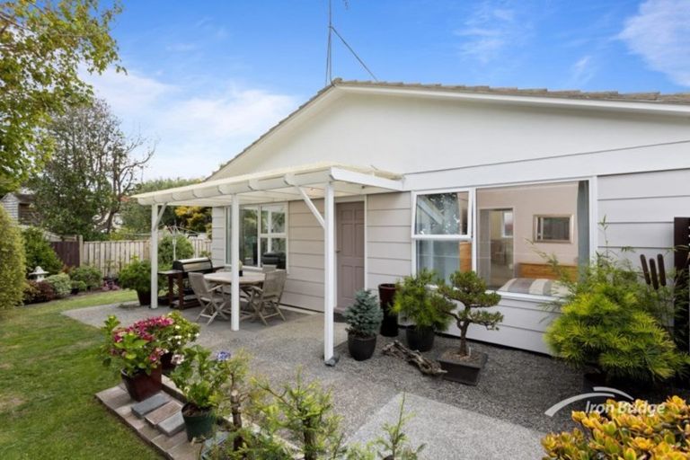 Photo of property in 2/2 Keldale Place, Forrest Hill, Auckland, 0620