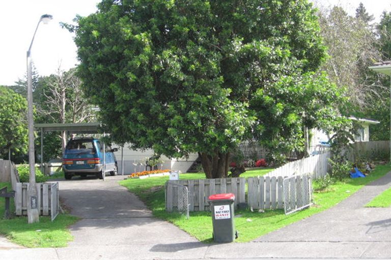 Photo of property in 19 Yule Place, Massey, Auckland, 0614
