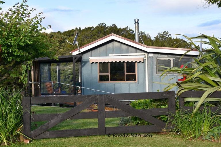 Photo of property in 43 Pahi Road, Paparoa, 0571