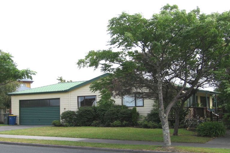 Photo of property in 117 Marina View Drive, West Harbour, Auckland, 0618