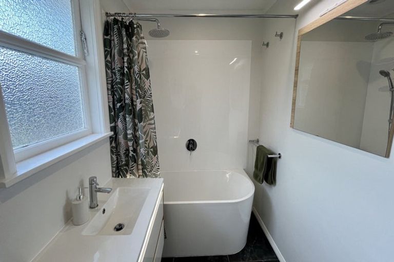 Photo of property in 72 Hikurangi Street, Trentham, Upper Hutt, 5018