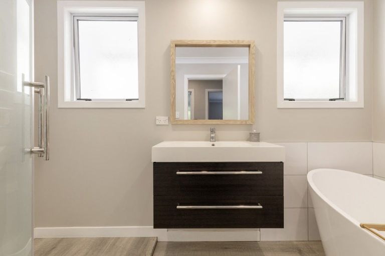 Photo of property in 72 Ridgetop Way, Oruanui, Taupo, 3384