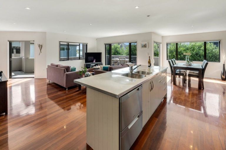 Photo of property in 27a The Parade, Bucklands Beach, Auckland, 2012