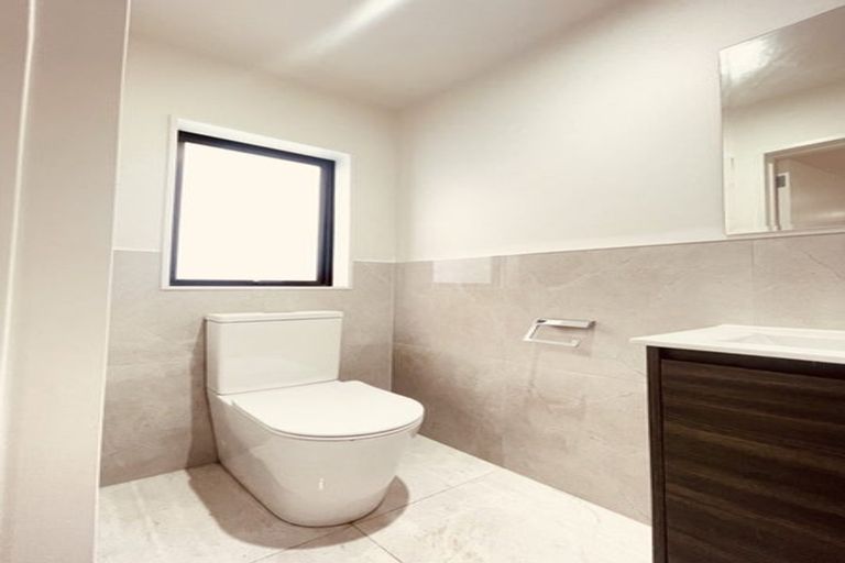 Photo of property in 4/2 Smiths Avenue, Papakura, 2110