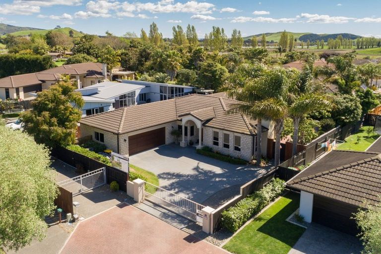 Photo of property in 24 Oreti Crescent, Papamoa Beach, Papamoa, 3118