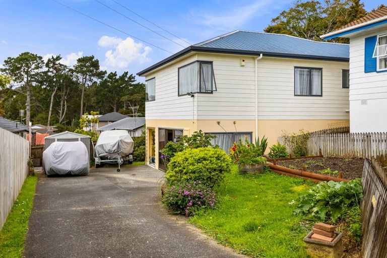 Photo of property in 2/25 Anne Mclean Drive, Bayview, Auckland, 0629