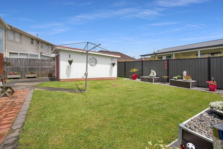 Photo of property in 1/30 Dale Crescent, Pakuranga, Auckland, 2010