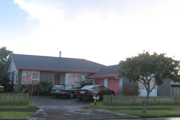 Photo of property in 6 Kenwick Place, Burswood, Auckland, 2013