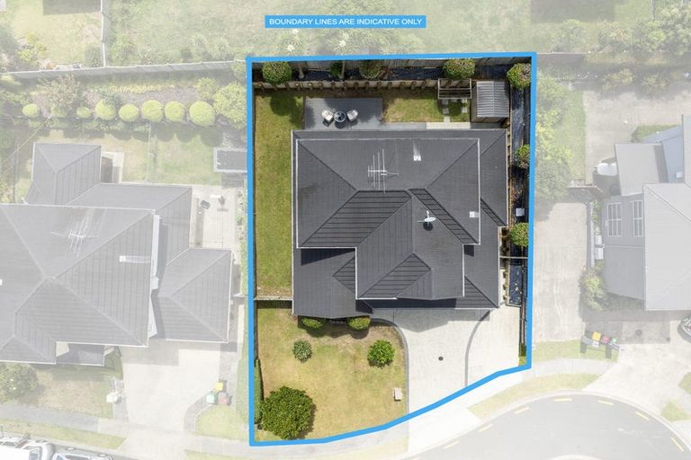 Photo of property in 14 Beros Place, Flat Bush, Auckland, 2016