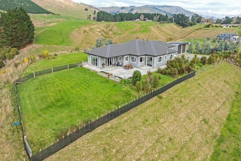 Photo of property in 52 Highland View Drive, Tokomaru, Palmerston North, 4474