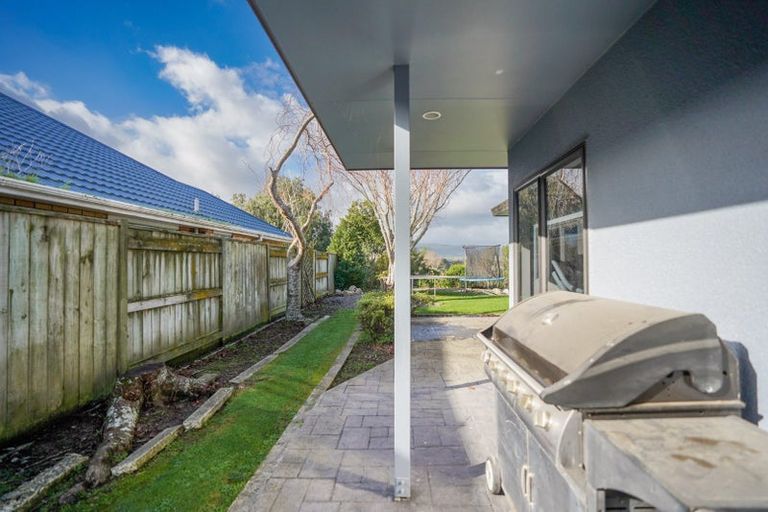 Photo of property in 25 Rosebank Avenue, Kelvin Grove, Palmerston North, 4414