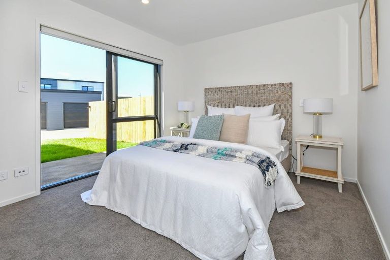 Photo of property in 11 Poutawa Lane, Clarks Beach, 2122