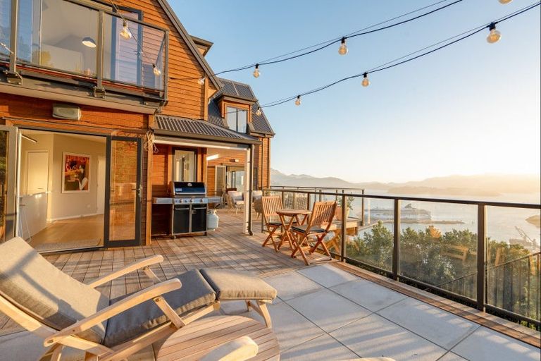 Photo of property in 30 Gilmour Terrace, Lyttelton, 8082