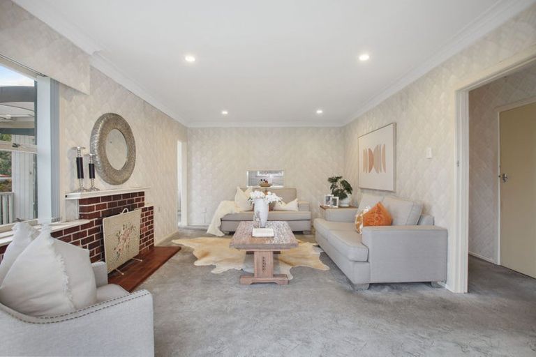 Photo of property in 16 Sylvan Crescent, Te Atatu South, Auckland, 0610