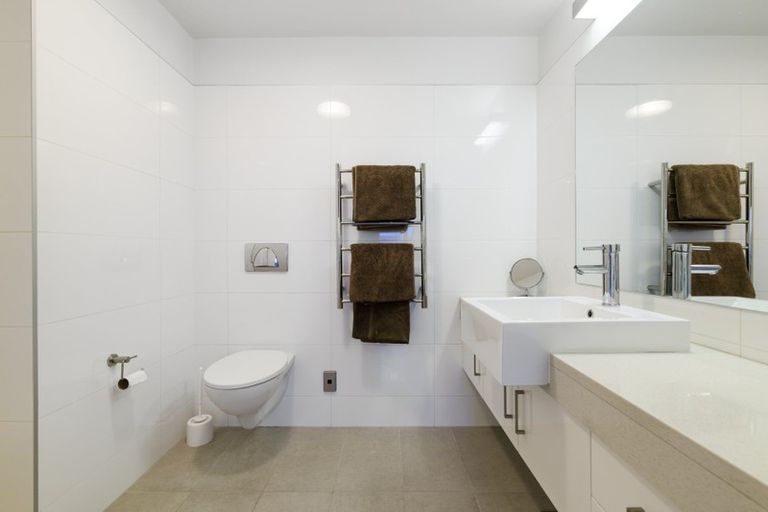 Photo of property in Vivaldi Apartments, 12/48 Marine Parade, Mount Maunganui, 3116