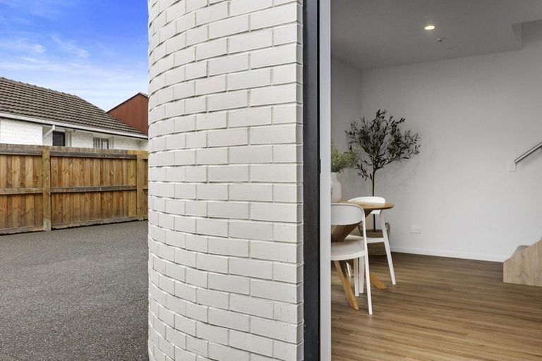 Photo of property in 2/93 Hills Road, Edgeware, Christchurch, 8013