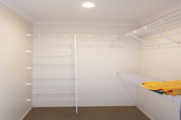 Photo of property in 11 Bridgefield Crescent, Flat Bush, Auckland, 2016