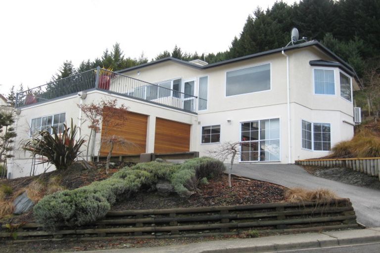 Photo of property in 52 Greenstone Place, Fernhill, Queenstown, 9300