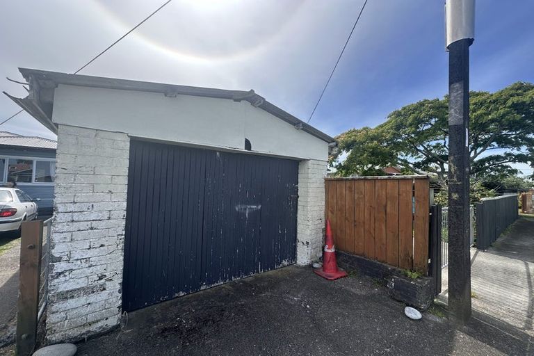 Photo of property in 66 Domett Street, Waitara, 4320