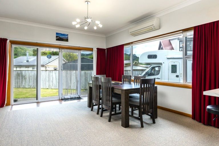 Photo of property in 36 Kent Street, Picton, 7220