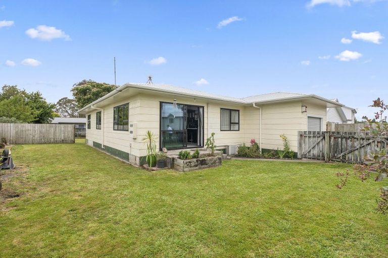 Photo of property in 43 Matthew Place, Kawaha Point, Rotorua, 3010