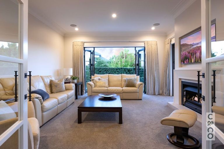 Photo of property in 8 Tauwaka Crescent, Riverhead, 0820