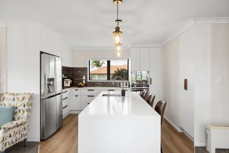 Photo of property in 19 Stableford Drive, Pyes Pa, Tauranga, 3112