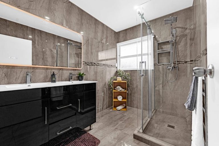 Photo of property in 2/56 Great South Road, Papatoetoe, Auckland, 2025