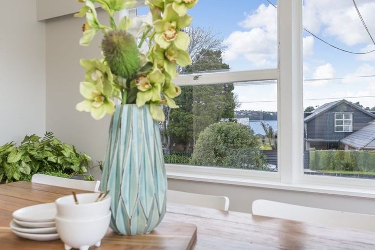 Photo of property in 27 Renata Crescent, Te Atatu Peninsula, Auckland, 0610