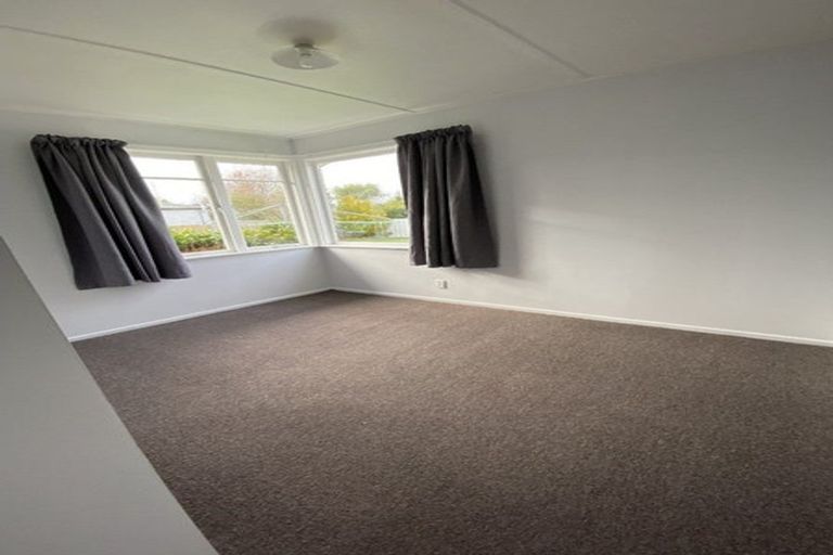 Photo of property in 16 Wavell Crescent, Lansdowne, Masterton, 5810