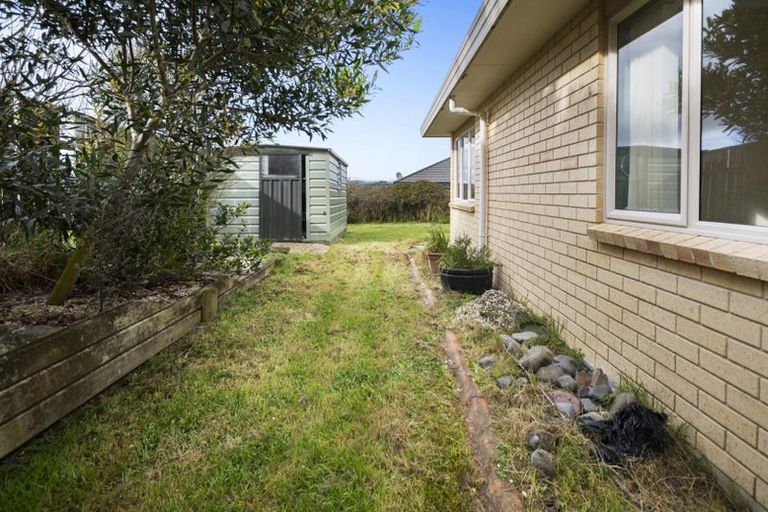 Photo of property in 8 Shakespeare Way, Kelvin Grove, Palmerston North, 4414