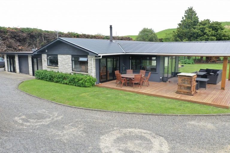 Photo of property in 1008 Cowper Road, Dannevirke, 4976
