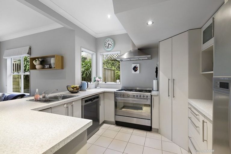 Photo of property in 15a Aplin Terrace, Ngaio, Wellington, 6035