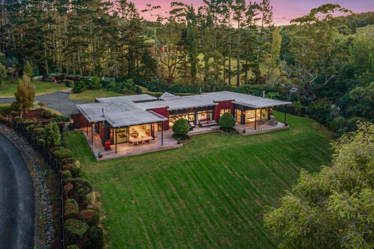 Photo of property in 66 Brownhill Road, Whitford, Manurewa, 2576