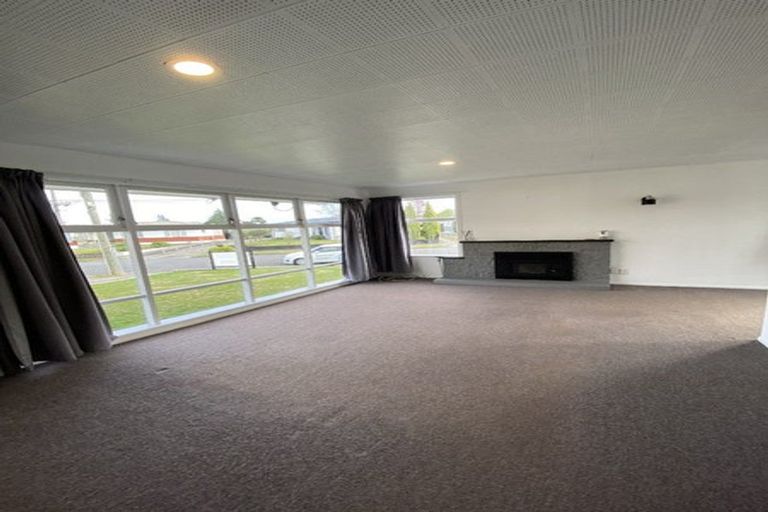 Photo of property in 16 Wavell Crescent, Lansdowne, Masterton, 5810